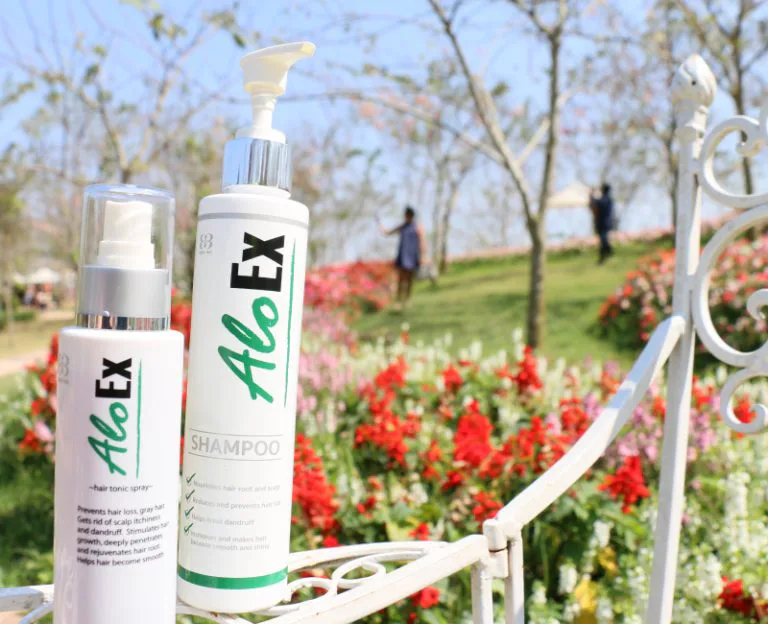 ภาพผลิตภัณฑ์ AloEx แชมพูสมุนไพรและเซรั่มบำรุงเส้นผมหน้าร้อน